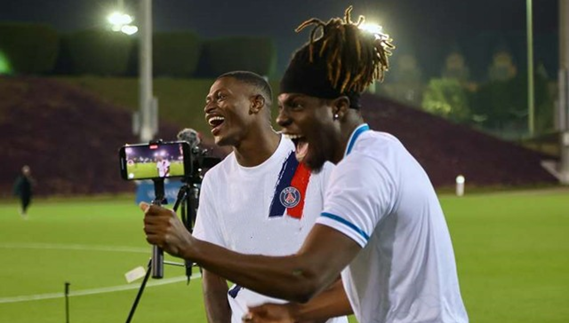 AYX SPORTS-JackeyLove遭遇七持续失利，巴黎圣日耳曼教练压力巨大！