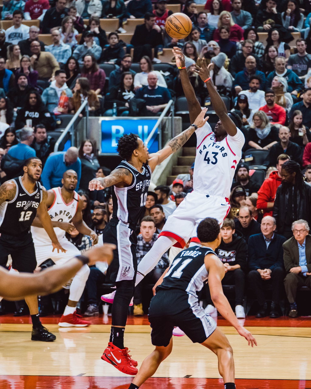 爱游戏体育- 西亚卡姆十佳球 