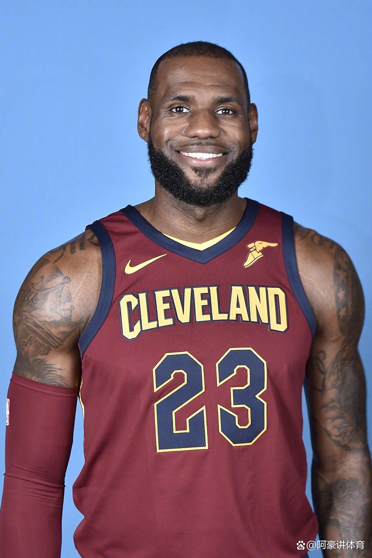 AYX SPORTS- 詹姆斯在雄鹿比赛中连败,回归赛场引发热议的原因 